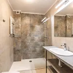 Salsa בית אירוח דומבקי